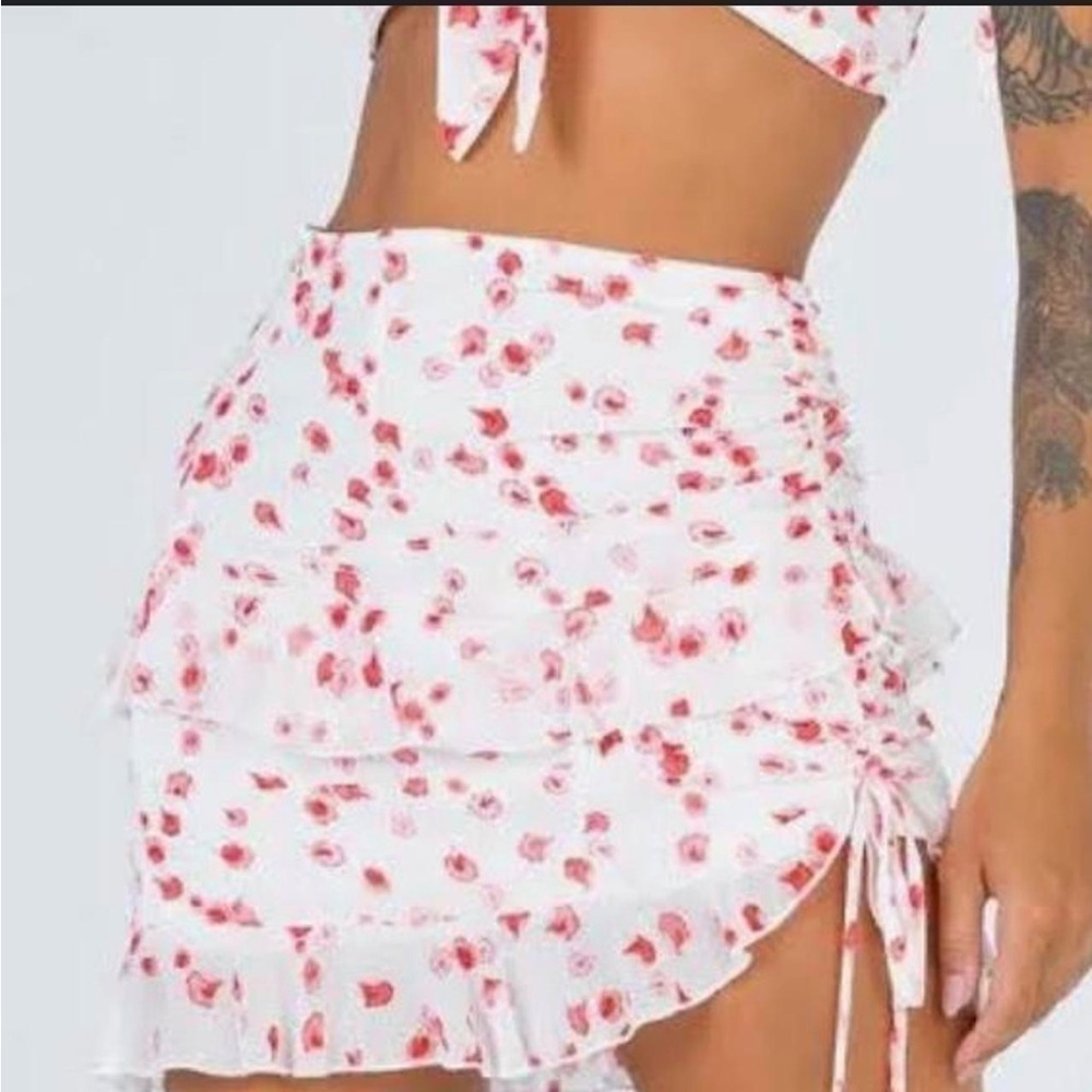 Princess Polly White and Red Blossom Ruched Skirt 4